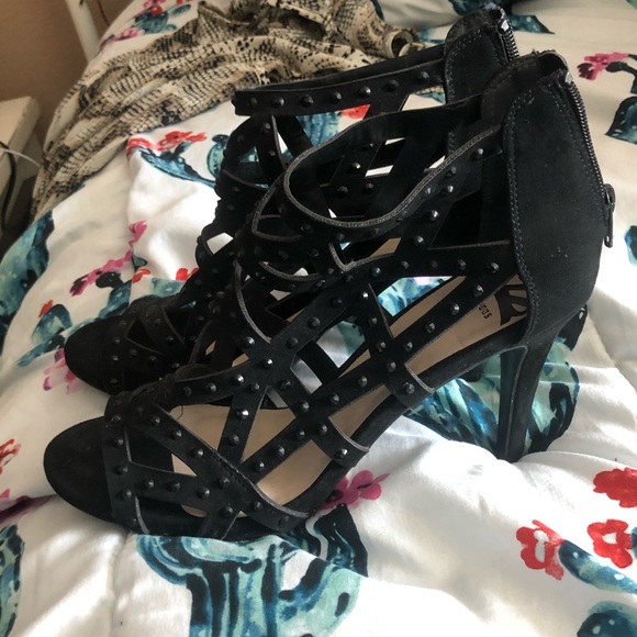 High heels - Picture 2 of 2